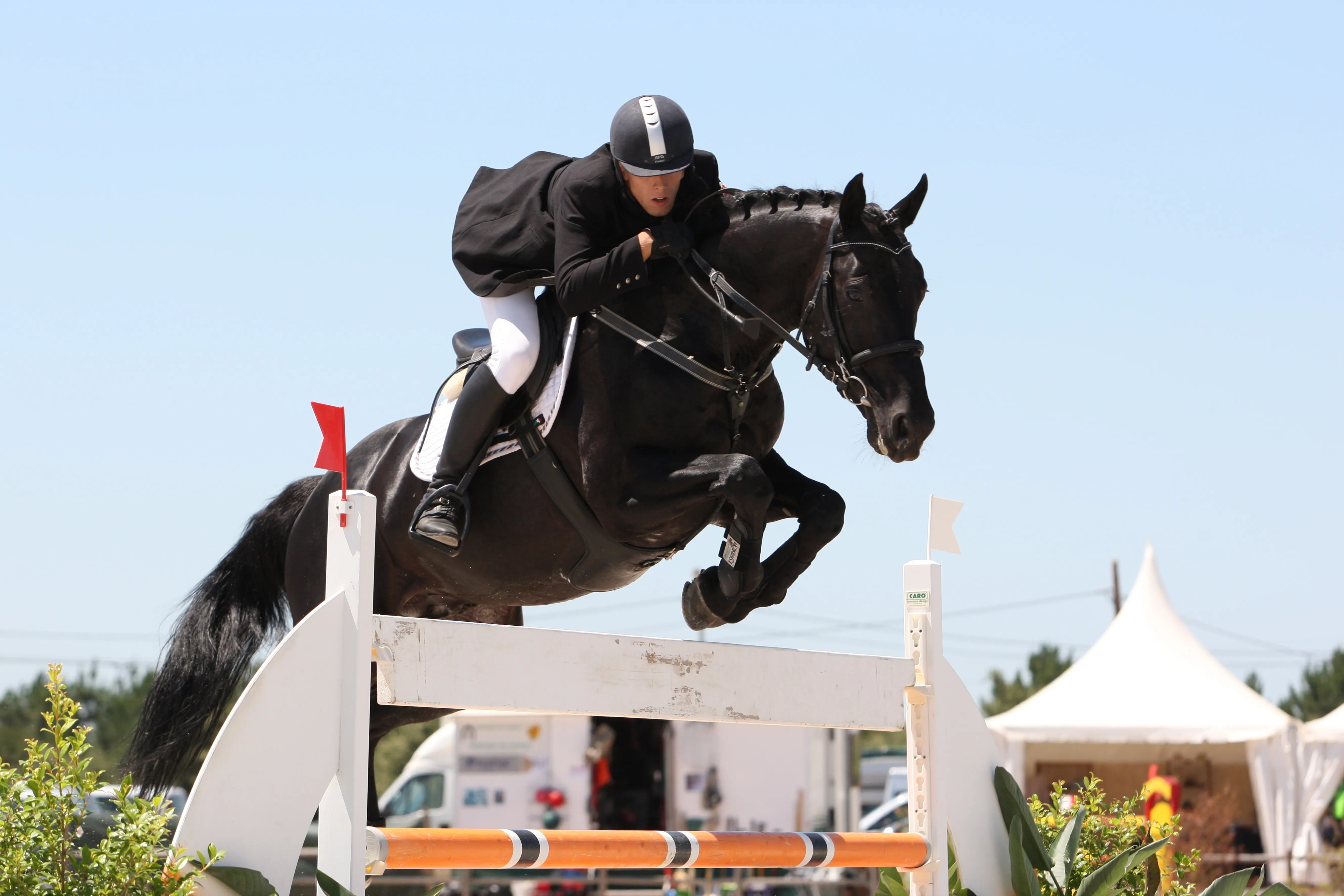 Incello 3 et le Hongrois Gábor Szabó Jr aux championnats d’Europe Jeunes Cavaliers de Comporta, en 2011.