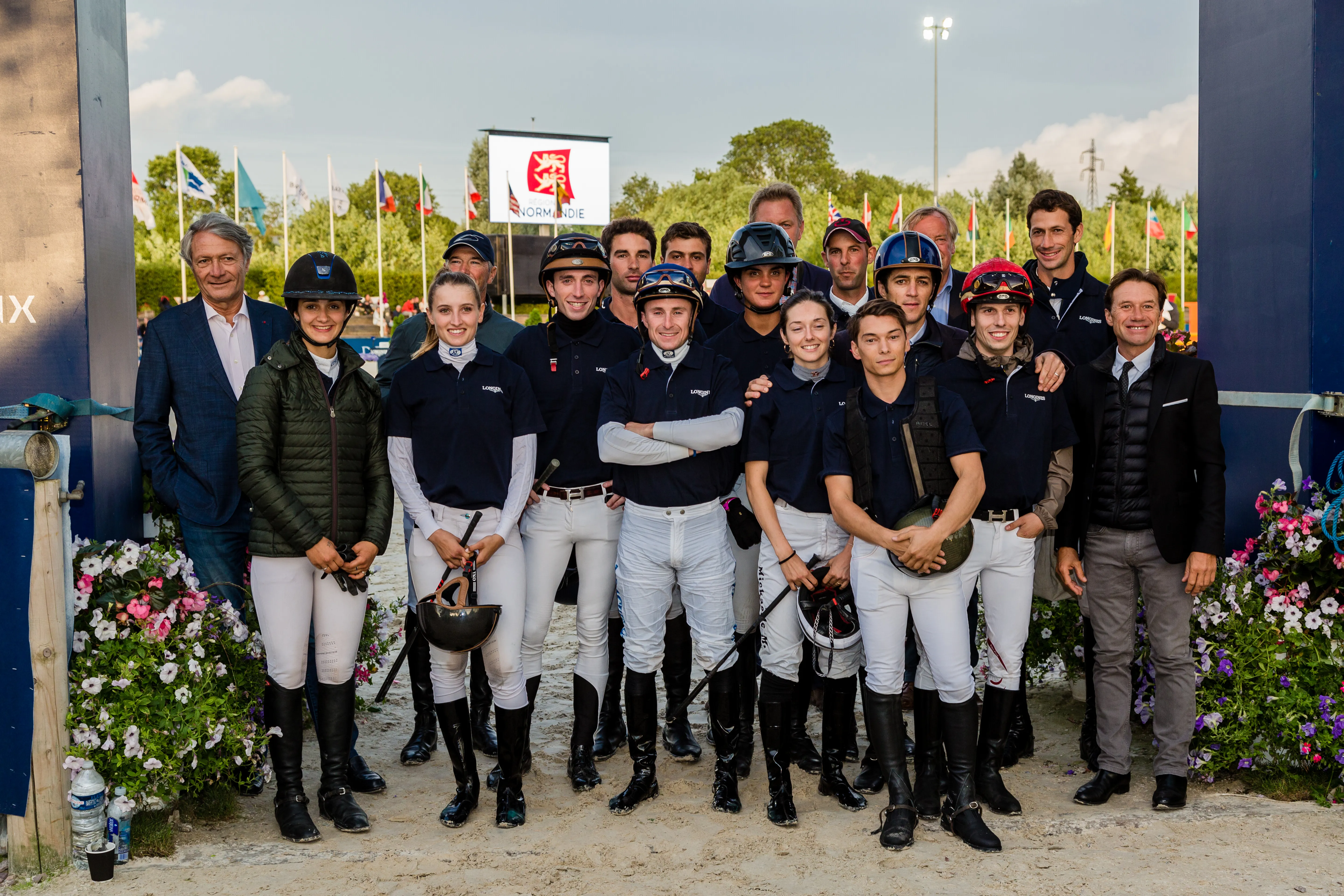 Théo Bachelot (au centre) a fait équipe avec le double médaillé olympique Astier Nicolas.