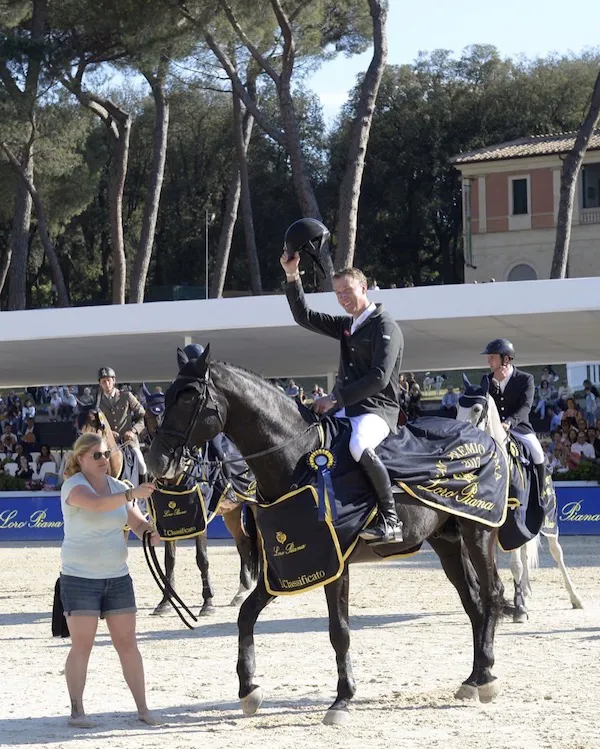 Jur Vrieling n'a pas boudé son plaisir lors de la remise des prix.