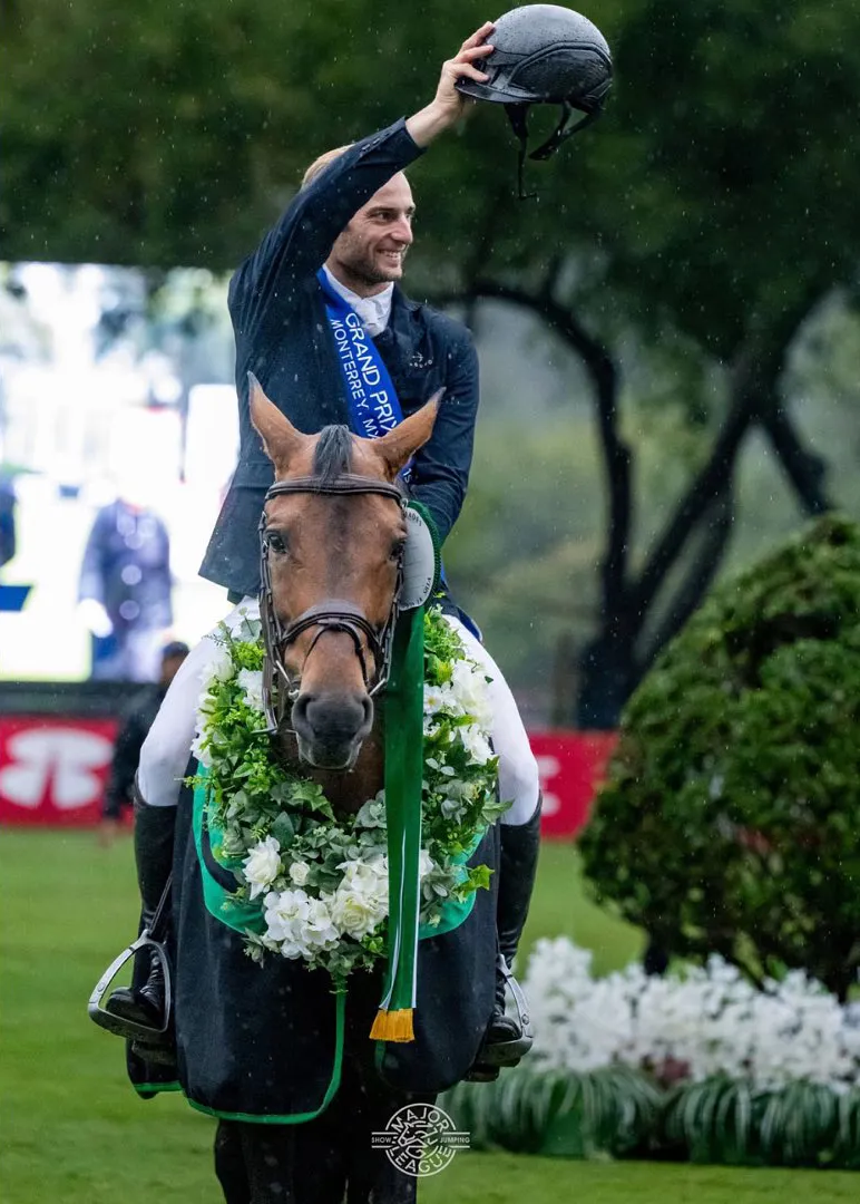 Richard Vogel a célébré sa victoire sous la pluie.