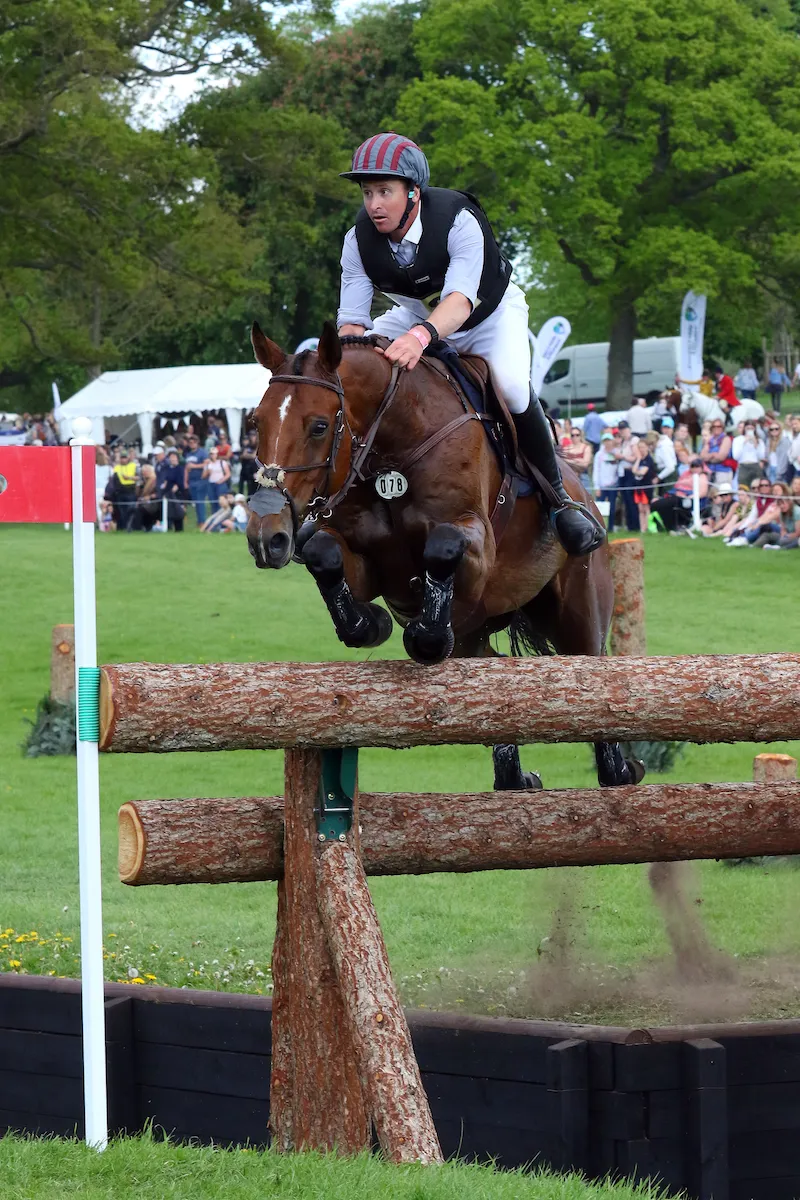 Thomas Carlile et Zanzibar Villa Rose.