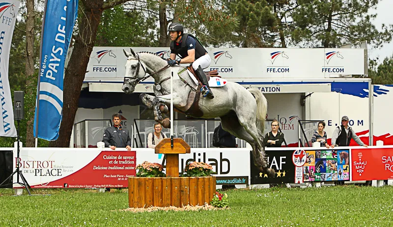 Bondissant Upsilon qui s'approche de sa qualification