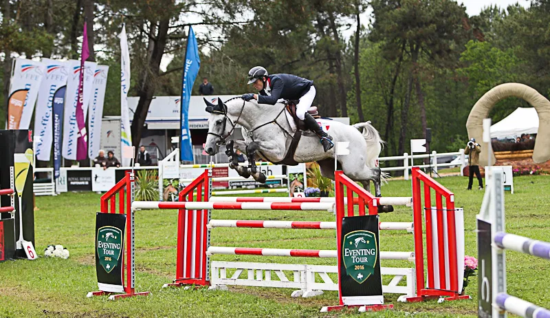 Upsilon a survolé le cso