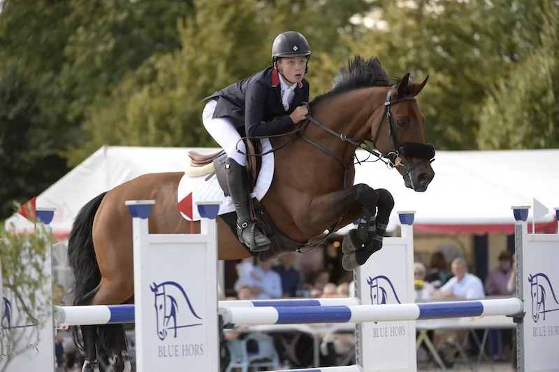 Jack Whitaker a fait briller la Grande-Bretagne dans la finale inviduelle avec Elando van de Roshoeve.