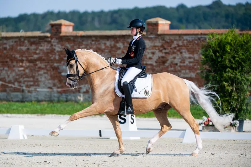 Rose Otaley et le beau Daddy Moon.