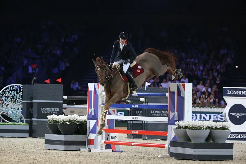 Bon week-end également pour Simon Delestre, vainqueur de la Gold Cup samedi et deuxième du Grand Prix, avec Hermès Ryan des Hayettes.