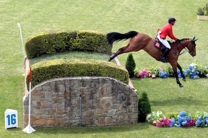 En 2009, année où Pius Schwizer s’était imposé avec le génial Ulysse, le Derby était doté de 50.000 euros et comportait encore un vrai double de buttes.