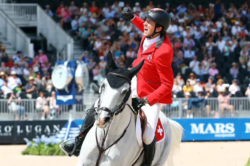 Martin Fuchs décroche une superbe médaille d'argent grâce à Clooney 51.
