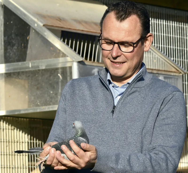 Luc Henry et sa seconde passion, les pigeons de courses. 