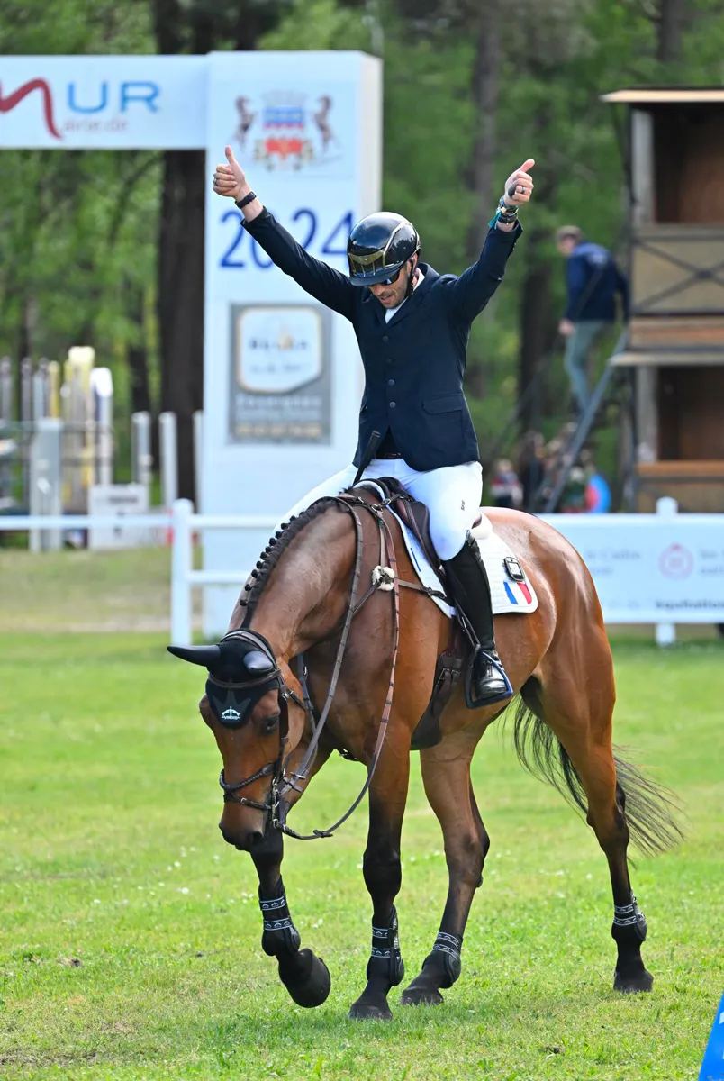 C’est la première victoire à ce niveau du jeune quadra normand.
