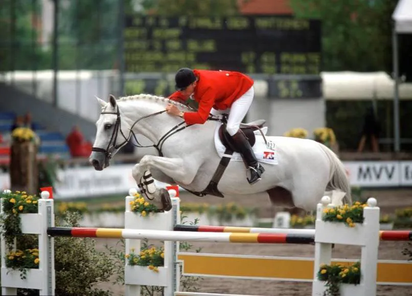En 1997, M.Blue et Bert Romp ont terminé 2e du Grand Prix de Maastricht derrière John Whitaker et Grannusch.