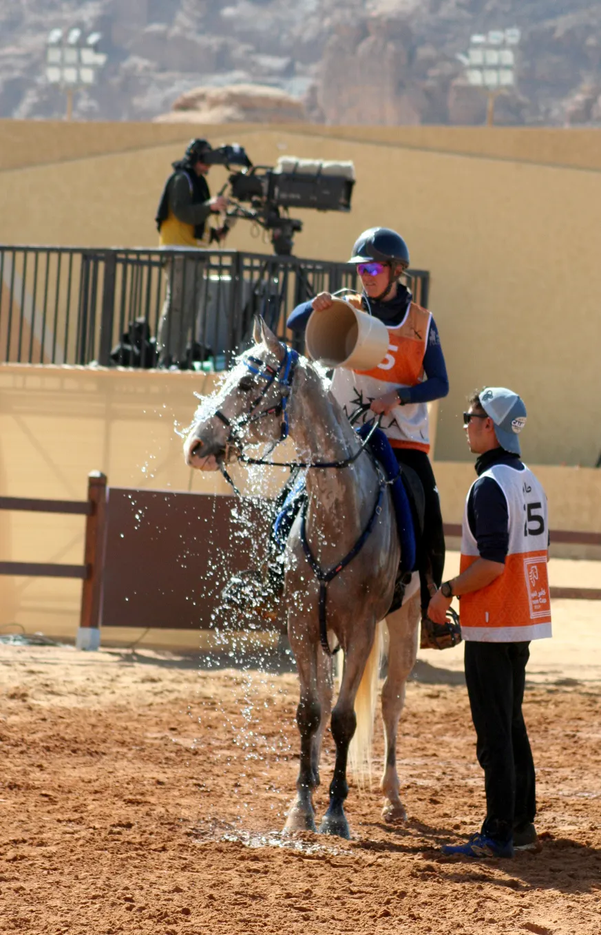 Julia Montagne lors d’un point d’eau.