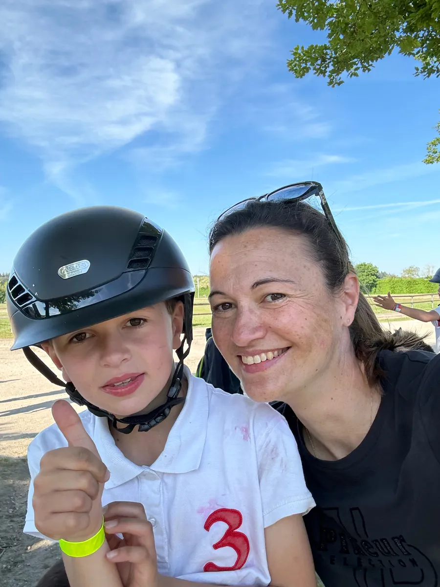Jessica Michel-Botton, dresseuse d’élite et heureuse supportrice de son fils à Lamotte-Beuvron.