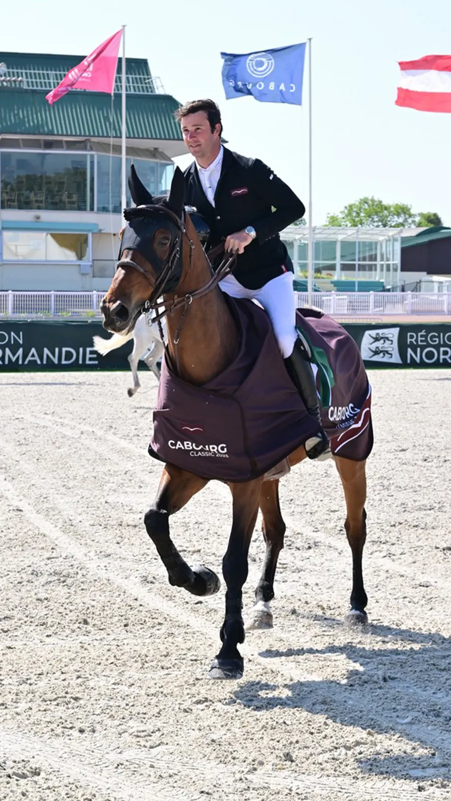 Le Belge et son hongre de neuf ans se sont élancés en fin de barrage. 