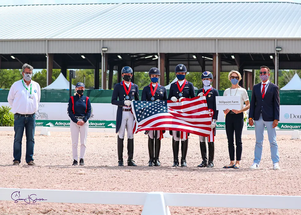 L’équipe américaine était composée de Debbie McDonald, chef d’équipe, Benjamin Ebeling, Jennifer Williams, Adrienne Lyle et Katherine Bateson Chandler.