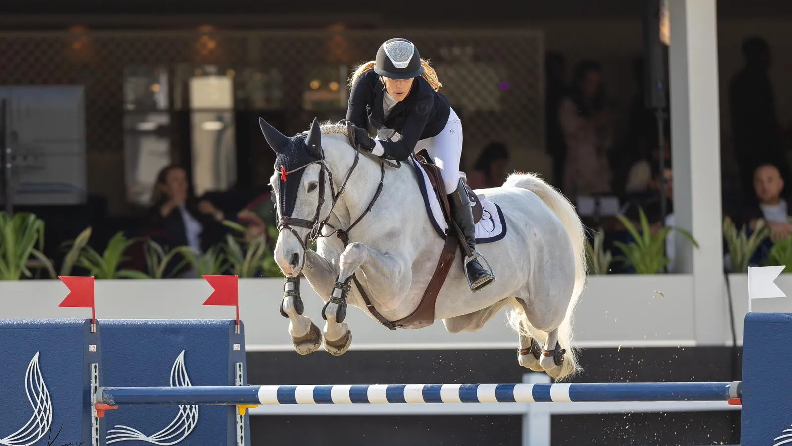 Inès Joly et Celine à Abou Dabi