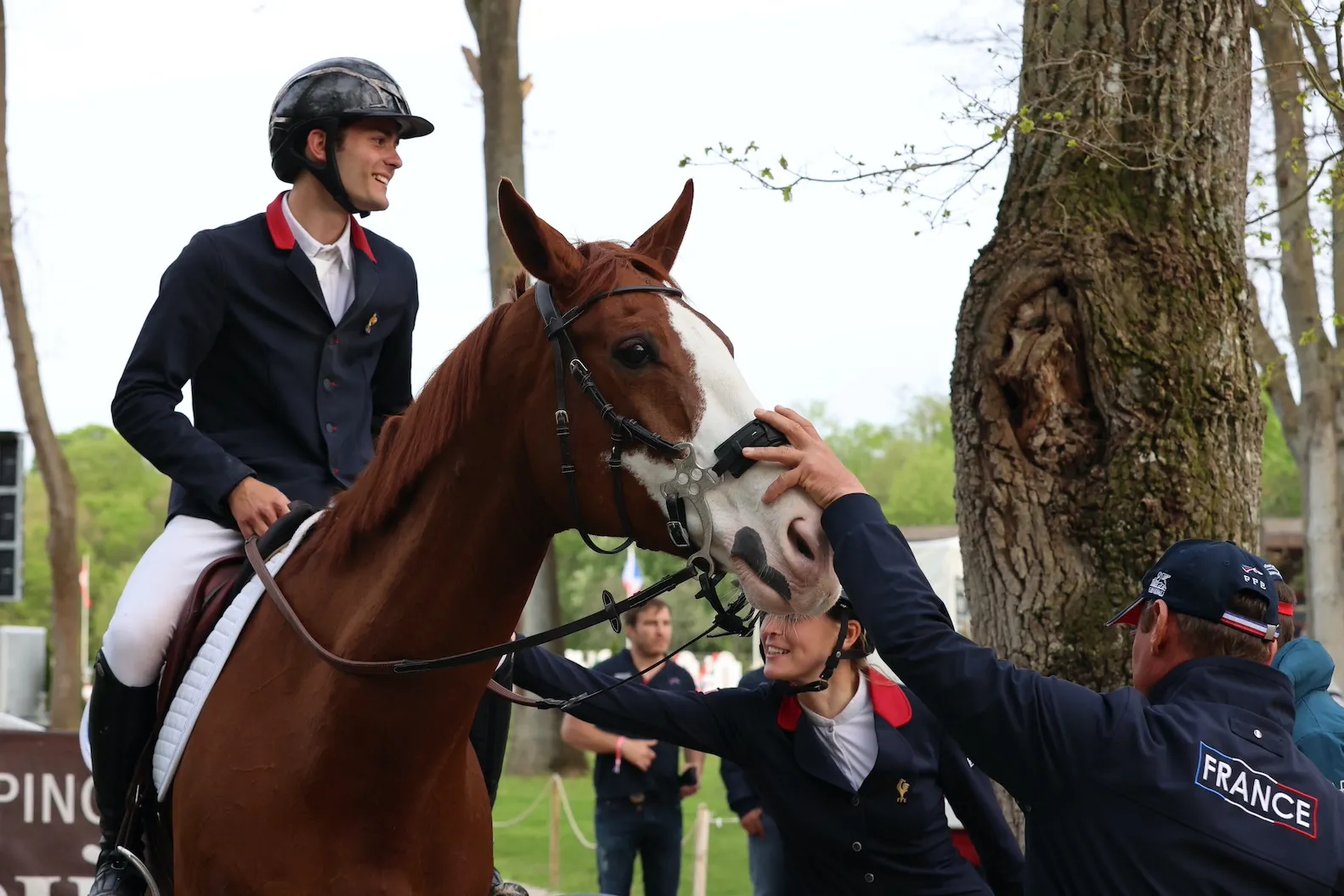 Joie du clan français après la performance de Jean Alexandre Legras!