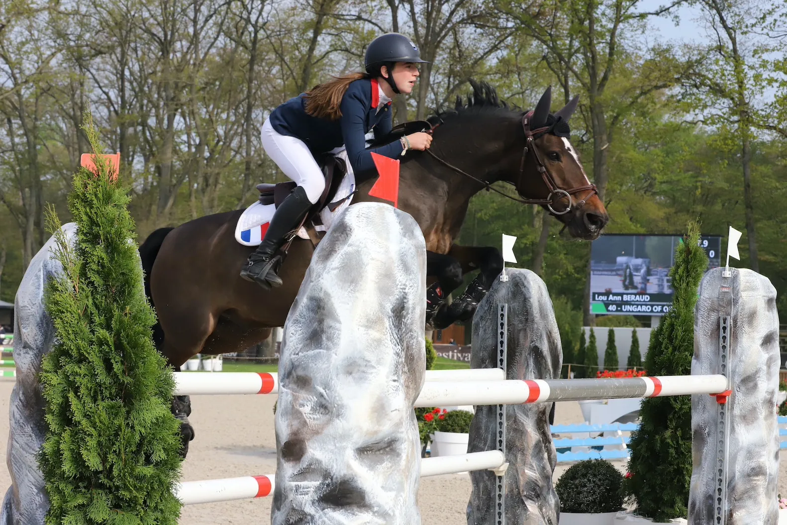 Dimanche, la journée a débuté par la troisième place de Lou-Ann Béraud et Ungaro of Qofanny dans le Grand Prix Poneys. 