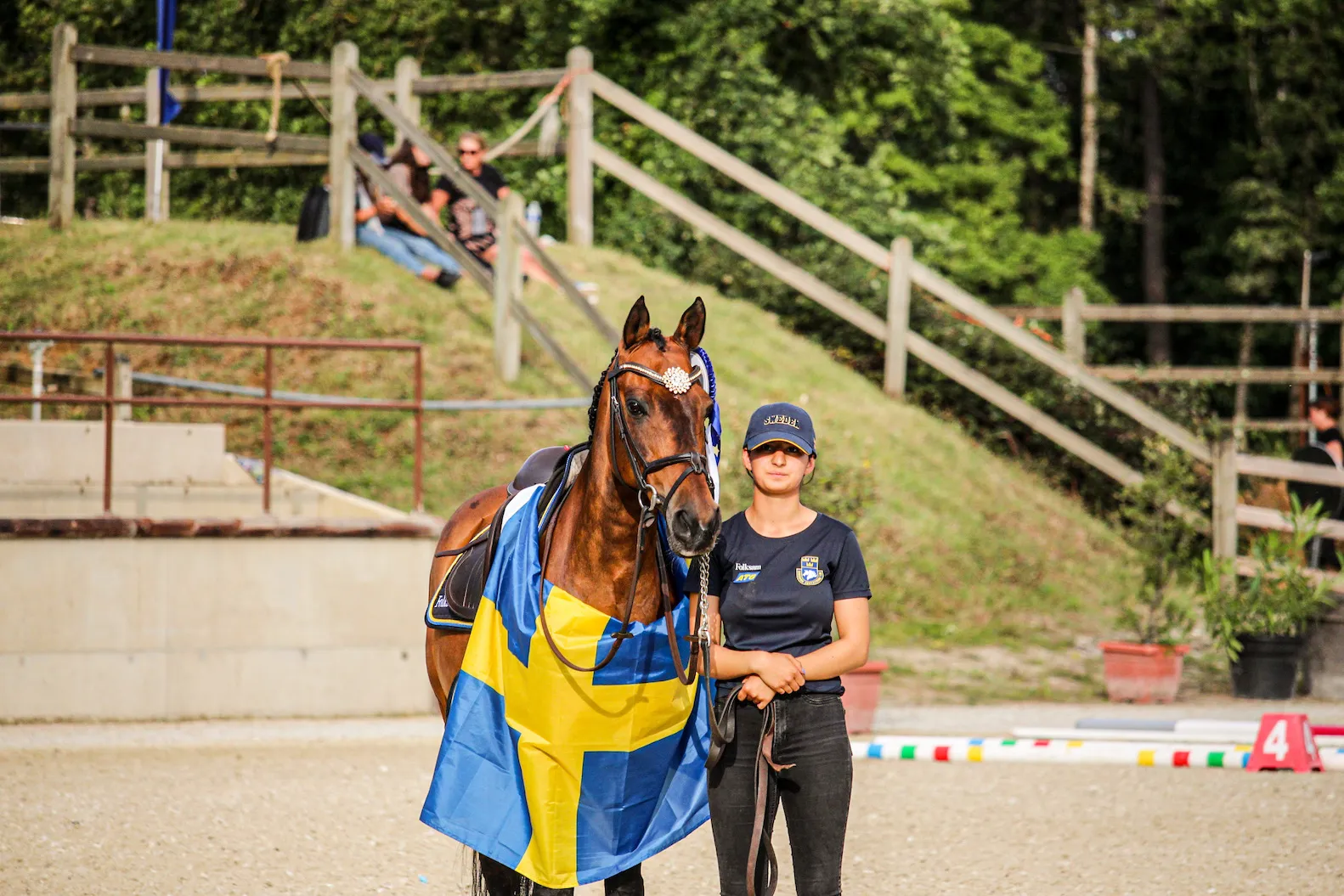 Océan des As, vingt et un ans, continue de porter haut les couleurs de l'élevage français. Médaillé d'argent par équipes, il est également en tête du classement individuel.