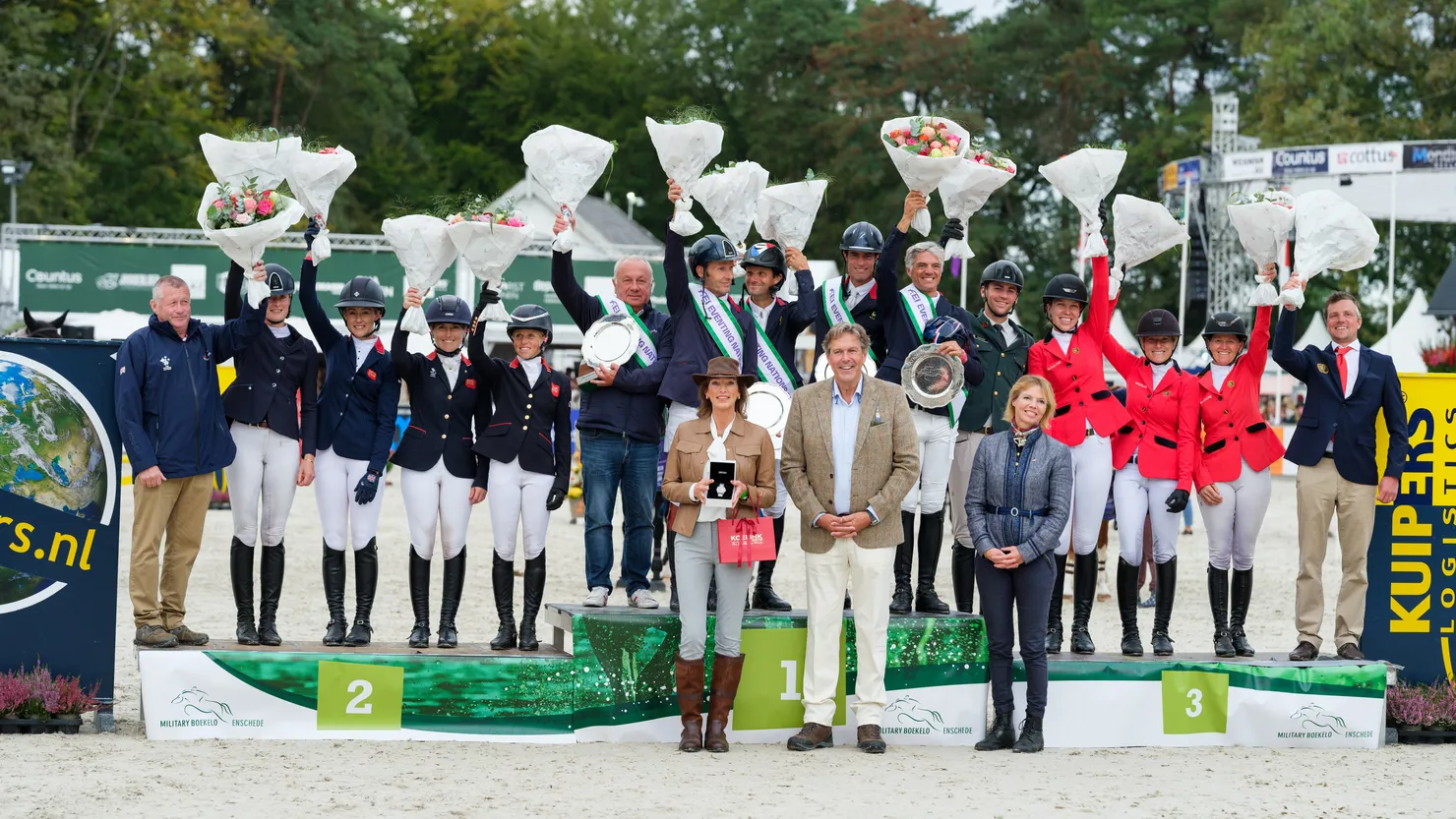 Sur le podium, la France était entourée de la Grande-Bretagne et de la Belgique