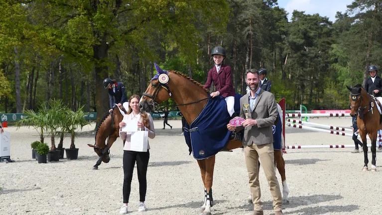 Nouvelle remise des prix pour Melina Bouillot, la quatrième du week-end !