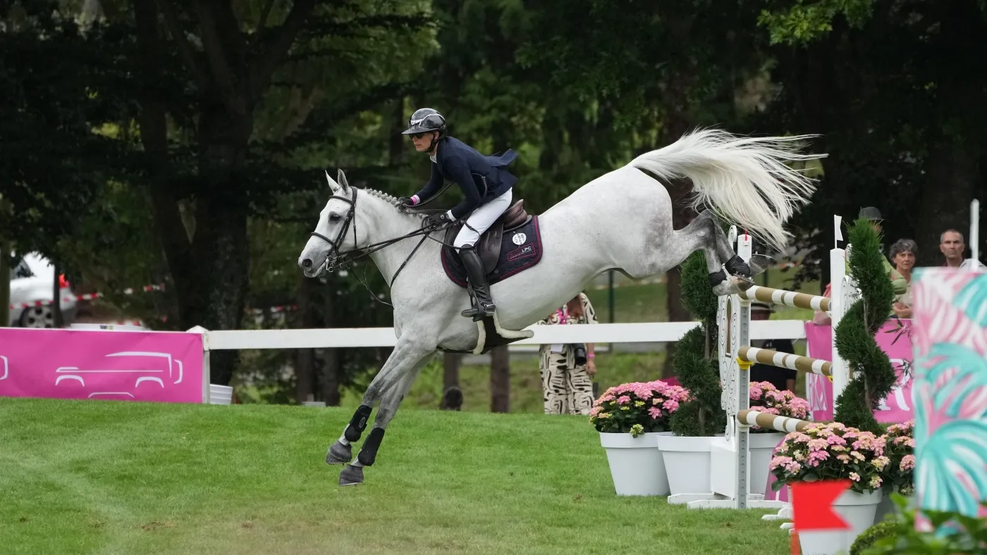 Arqana de Riverland (SF, Cornet Obolensky x Diamant de Semilly) et Juliette Faligot au CSI 5* de Dinard en juillet.