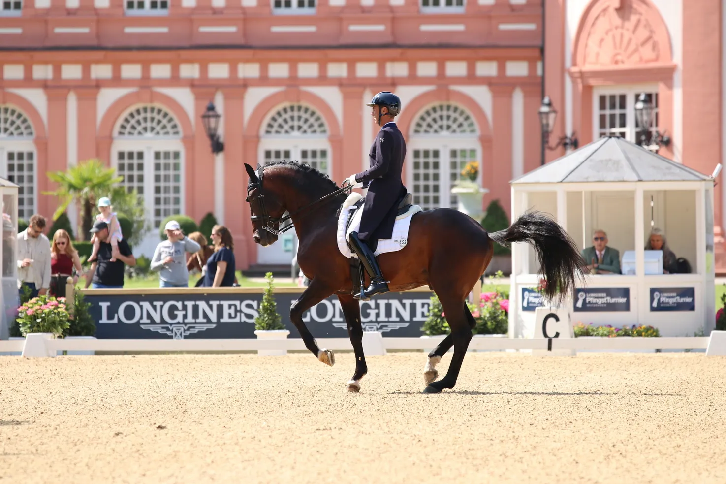 Ici dans le Grand Prix samedi, Arnaud Serre et James Bond de Massa ont frappé fort à Wiesbaden.