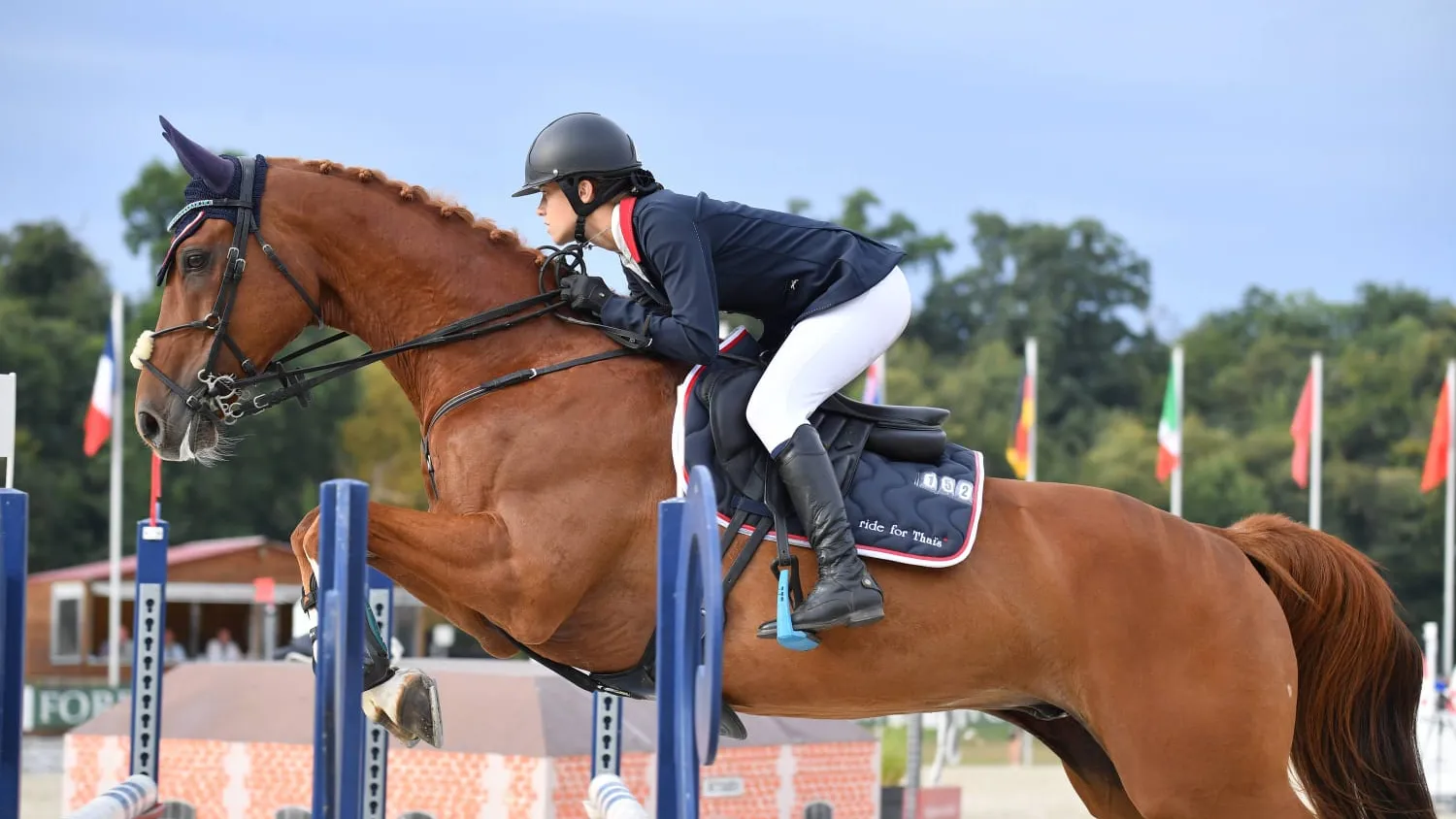 Une fois les compétitions débutées, le couple a rapidement gravi les échelons, passant en seulement quatre mois de leur première Amateur 3 au championnat de France en Amateur Élite