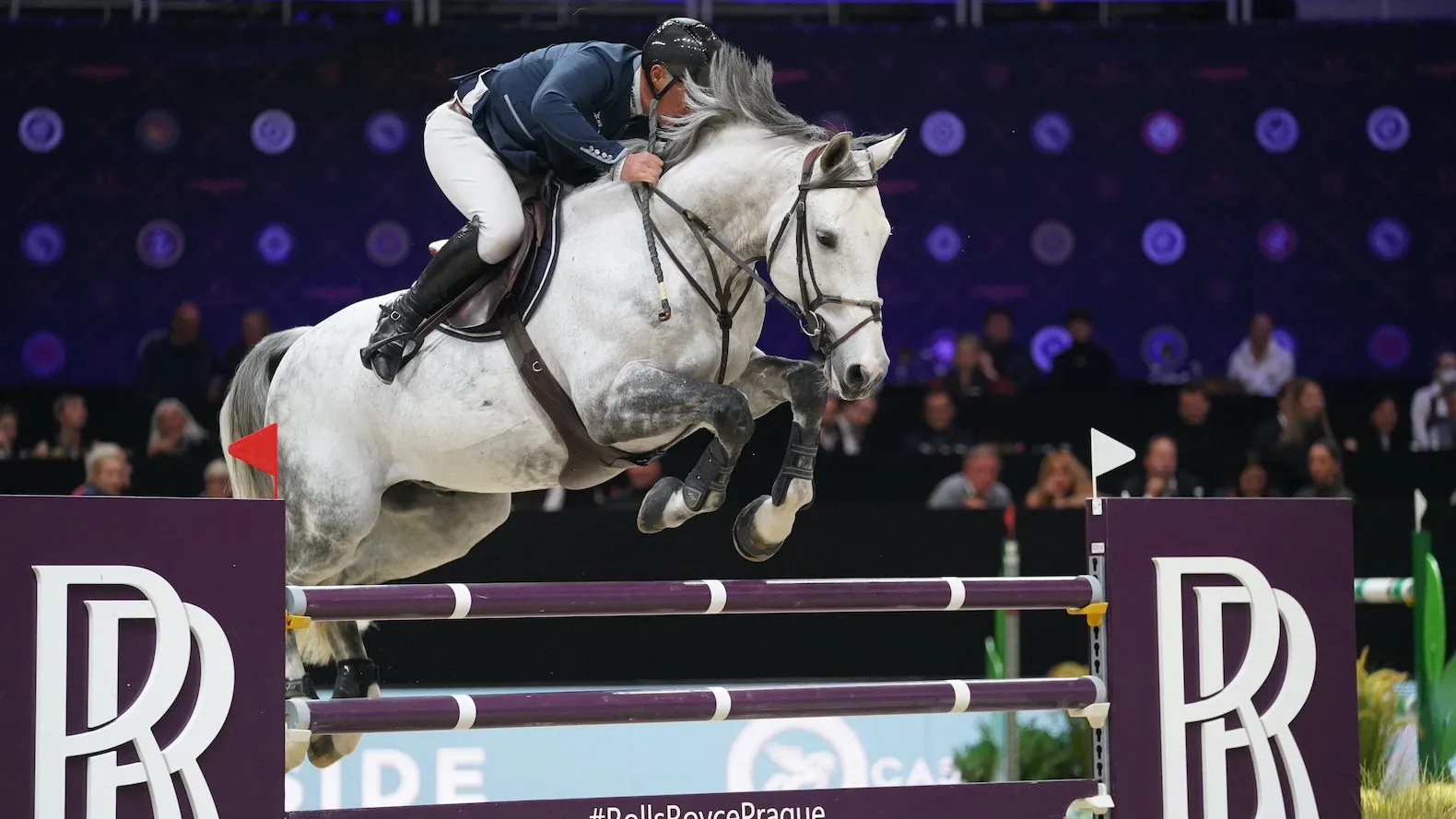 Membre des Cascais Charms, Roger-Yves Bost, ici avec Cassius Clay VDV, n'a malheureusement pas réussi à se qualifier pour la demi-finale. 