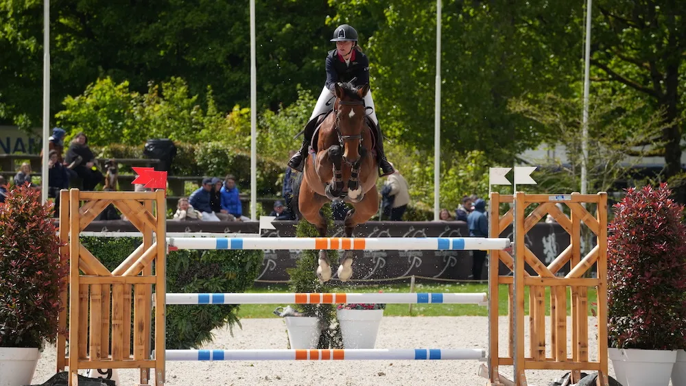 Troisième avec Greenpeace d’Eole, Emma Douillet a entamé cette année sa première saison internationale à cheval après avoir quitté la catégorie Poneys.  