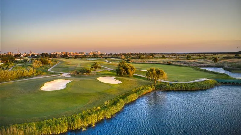 L’immense complexe de Vilamoura compte notamment cinq golfs et trois marinas.