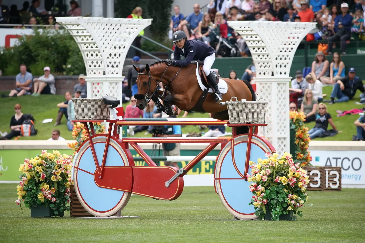 Ici en train de sauter la célèbre byciclette de Calgary en 2016, Gazelle a remporté là-bas pas moins de cinq Grands Prix CSI 5*!
