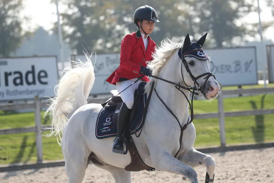 Elisa Chimirri en selle sur Calandro à l’occasion de la Coupe des nations Jeunes à Kronenberg, le 22 septembre 2021