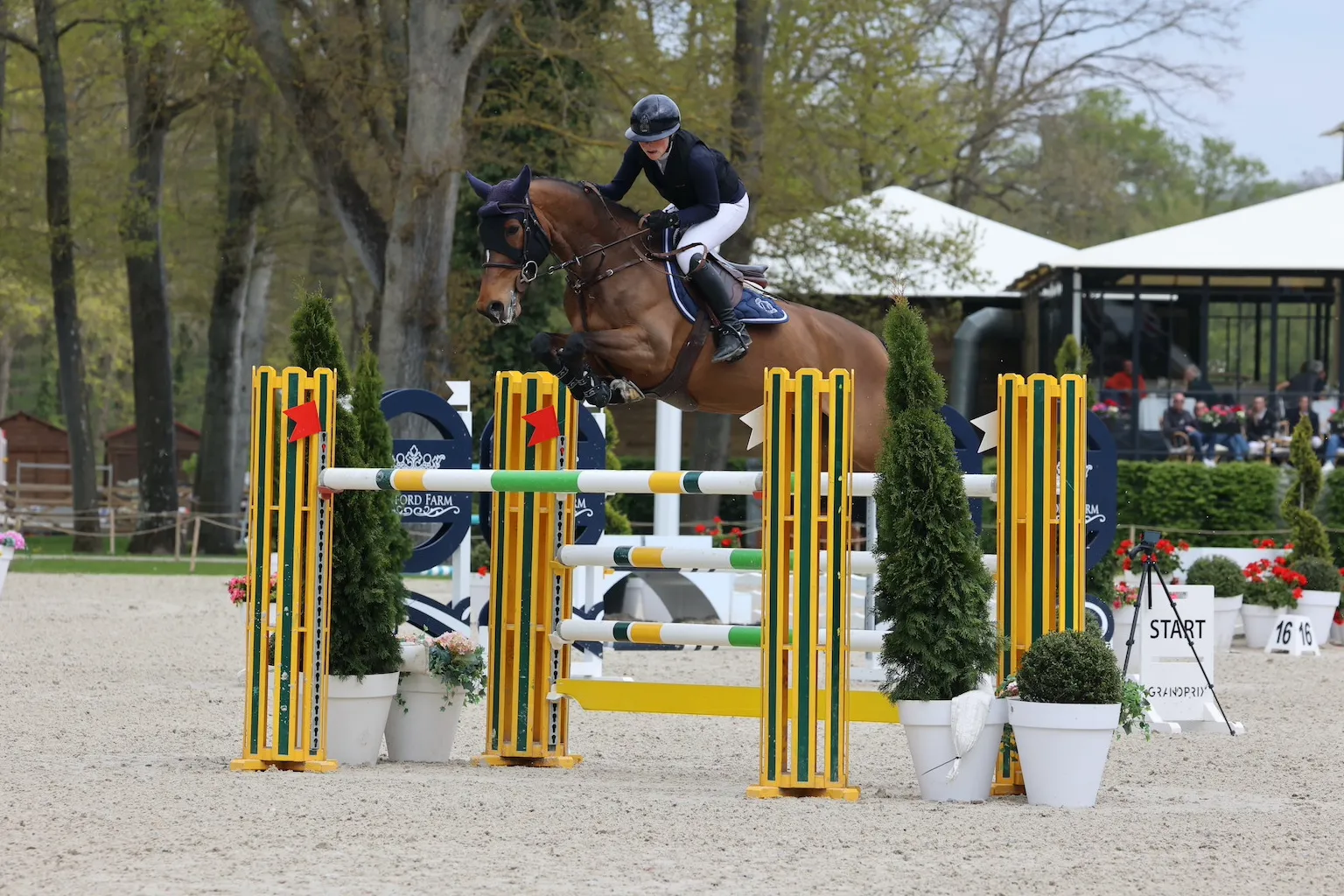 Quel barrage de Maisy Williams! 