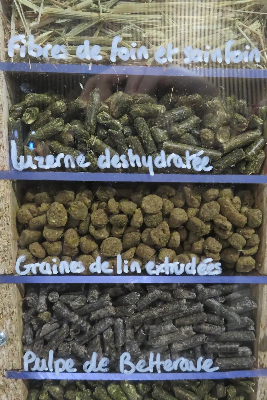La composition d’un aliment destiné à la santé digestive équine comportera toujours un maximum de fibres diversifiées.