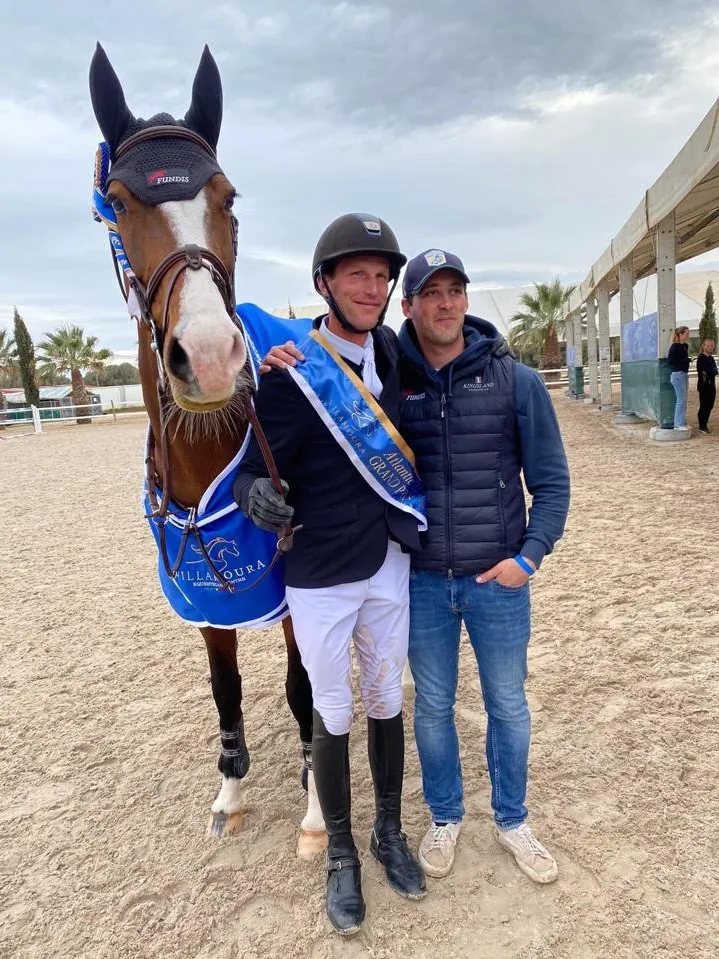 “En sortie de piste, il m’a dit avec un sourire assez révélateur que Cheppetta était « de la même trempe que Silvana »”, raconte Ludovic Escure, ici en photo après la victoire du 3* de Vilamoura.