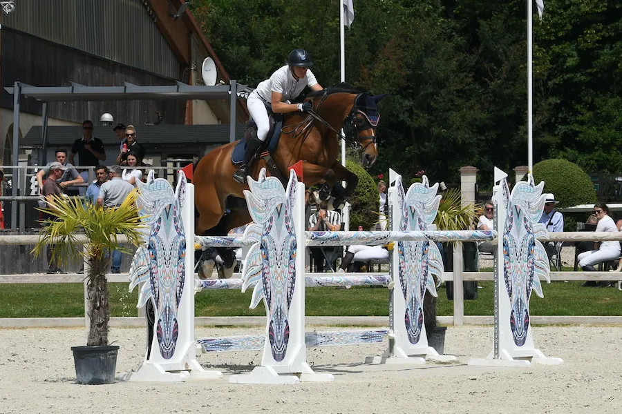 Dorothée Amar et Angela D’Orchis dans la Pro2 à 1,35m à Magnanville, juin 2022 