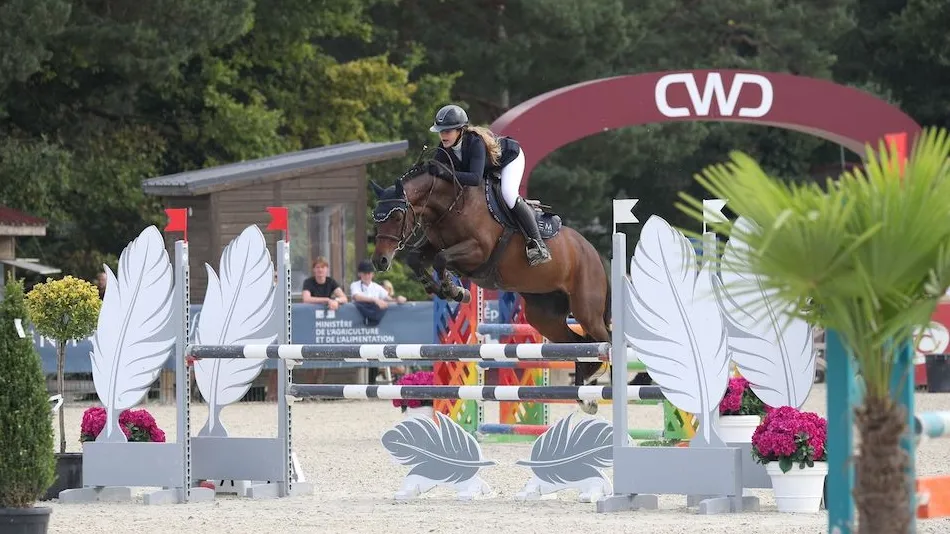 Monture de Myla Moulin Teste, Hashtag Alias est la meilleure femelle de la génération des six ans. 