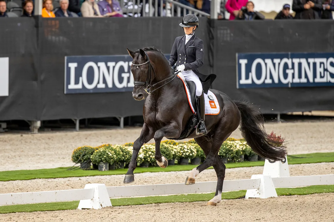 Charlotte Fry et Kjento, ici dans l'épreuve qualificative du championnat du monde des sept ans, ont su conserver leur titre acquis l'an passé.