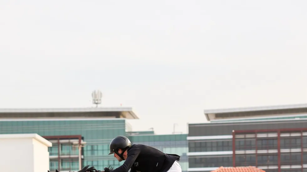 Constant Van Paesschen springt naar topklassering in Sharjah