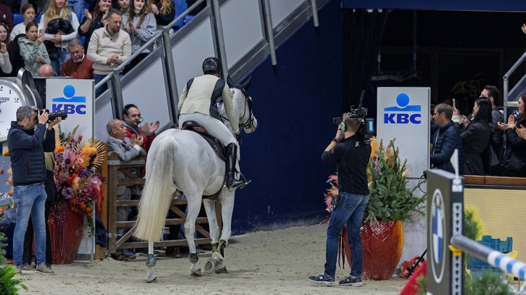 Legend of Love bij het verlaten van de piste tijdens haar laatste parcours