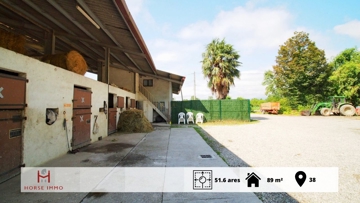 À vendre: centre équestre dans la région Auvergne-Rhône-Alpes 