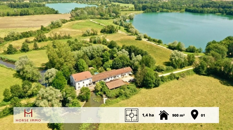 Ancien moulin, d’une superficie de près de 900m² au sol.