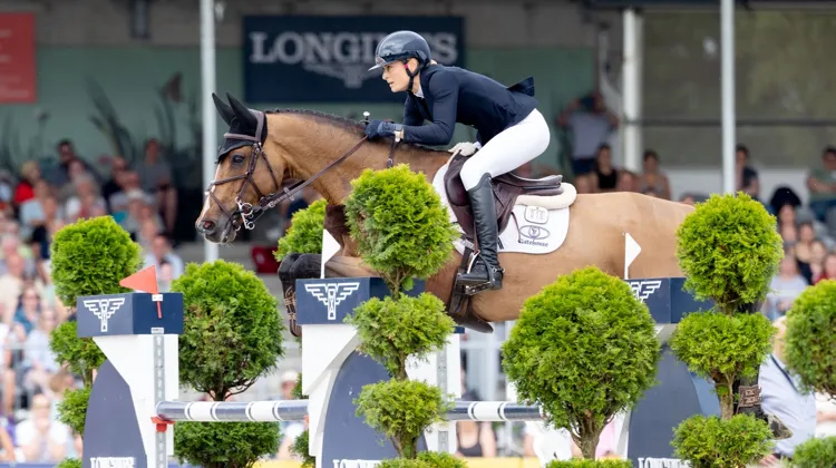 Caroline Harris a mené D.Day à la victoire dans le CCI 5*-L de Luhmühlen