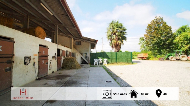 À vendre: centre équestre dans la région Auvergne-Rhône-Alpes 
