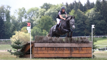 À Pompadour, Upsilon a été entre autres représenté par quatre produits qui ont accédé à des podiums, dont Hoalic de Mily, ici en photo avec Pierre Desmas, avec qui il a terminé troisième du Cycle libre deuxième année de cinq ans.