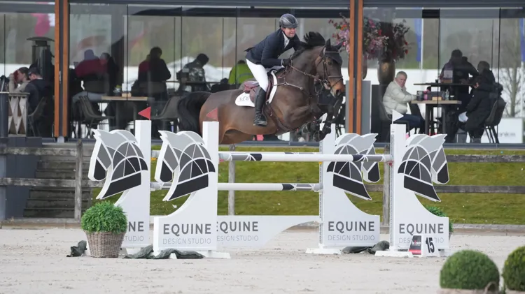 Jens Vandenberk domineert Youngster Tour en 1m35 in Sentower Park