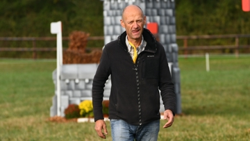 Constructeur d’obstacles, organisateur de concours, ancien cavalier et membre investi des instances dirigeantes du sport, Pierre Le Goupil sera surtout le chef de piste du cross du concours complet des Jeux olympiques de Paris 2024.