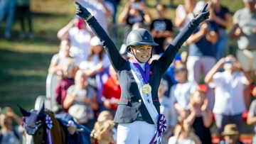 Succédant à sa compatriote Rosalind Canter, Yasmin Ingham est devenue la nouvelle championne du monde le 18 septembre, avec Banzai du Loir.