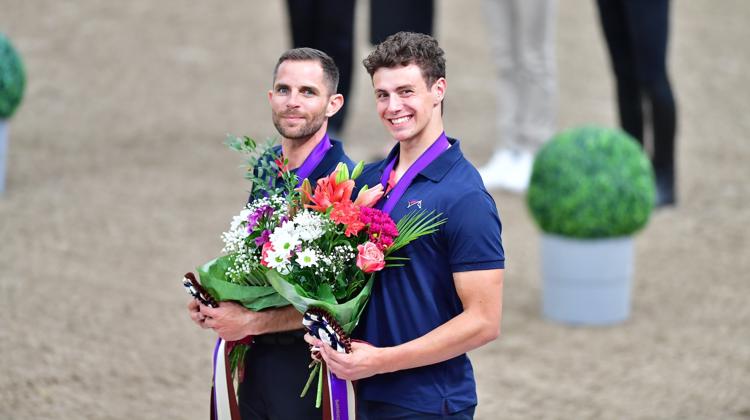 On retrouve Sébastien Langlois et Théo Gardies sur le podium du championnat du monde.
